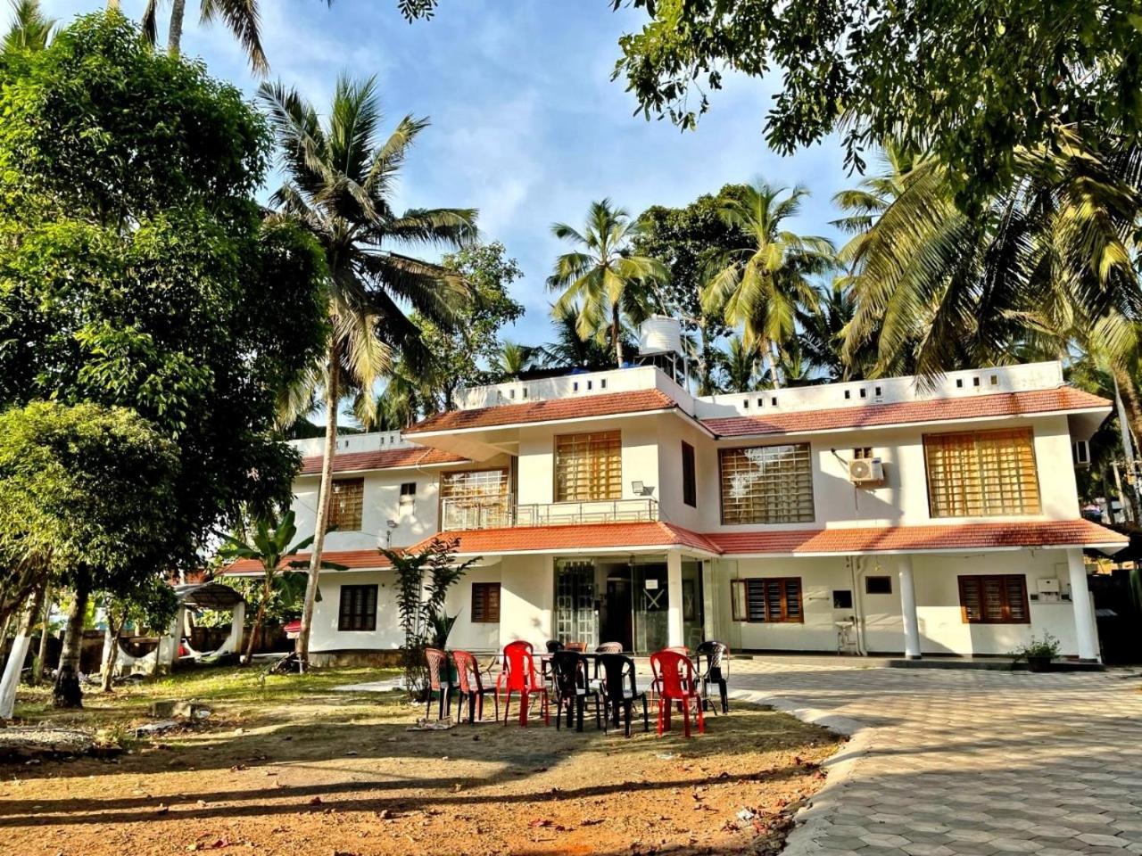Somatheertham Resort Thiruvananthapuram Exterior foto
